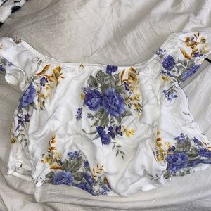 💜Forever 21 Off the shoulder flowy top💜